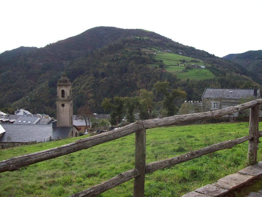 La Rectoral Taramundi Exterior foto